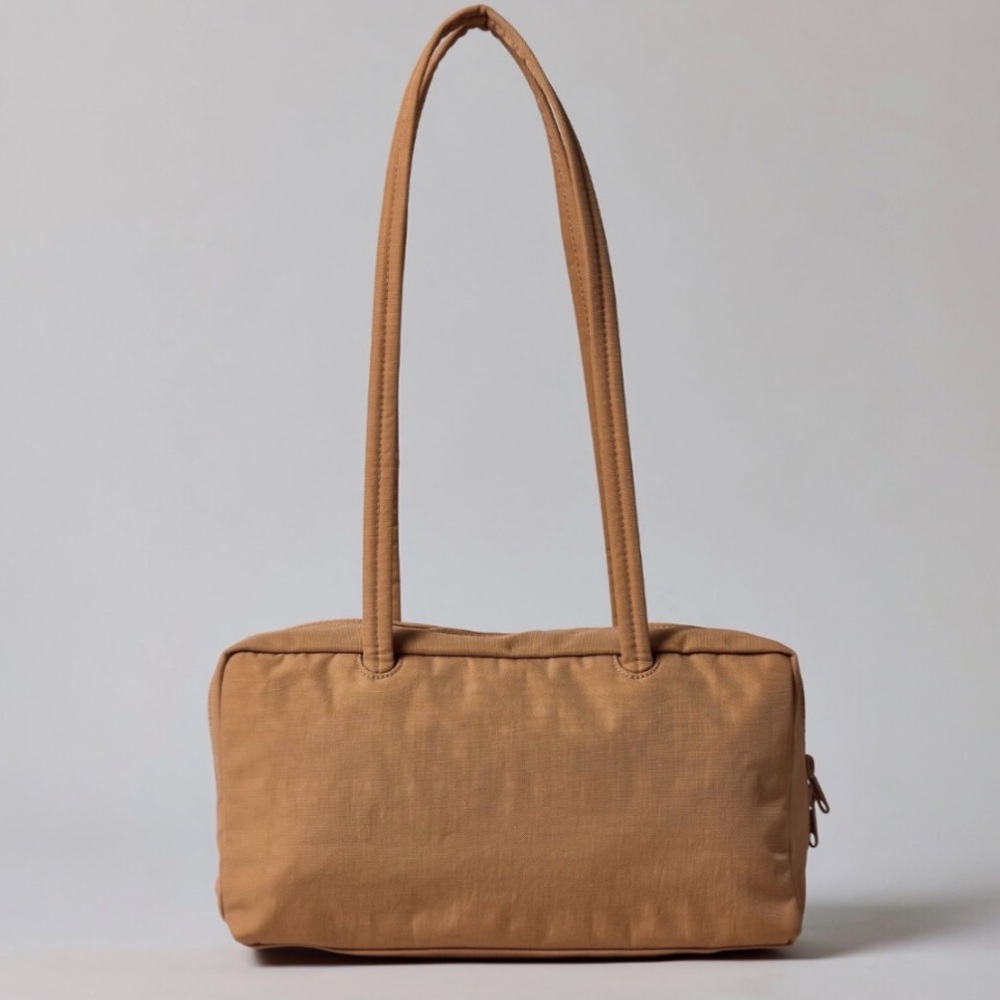 BAGGU Nylon Bowler Bag In Desert Apricot (UO Exclusive) - Picture 5 of 9